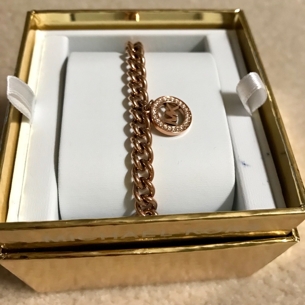 Charm bracelet